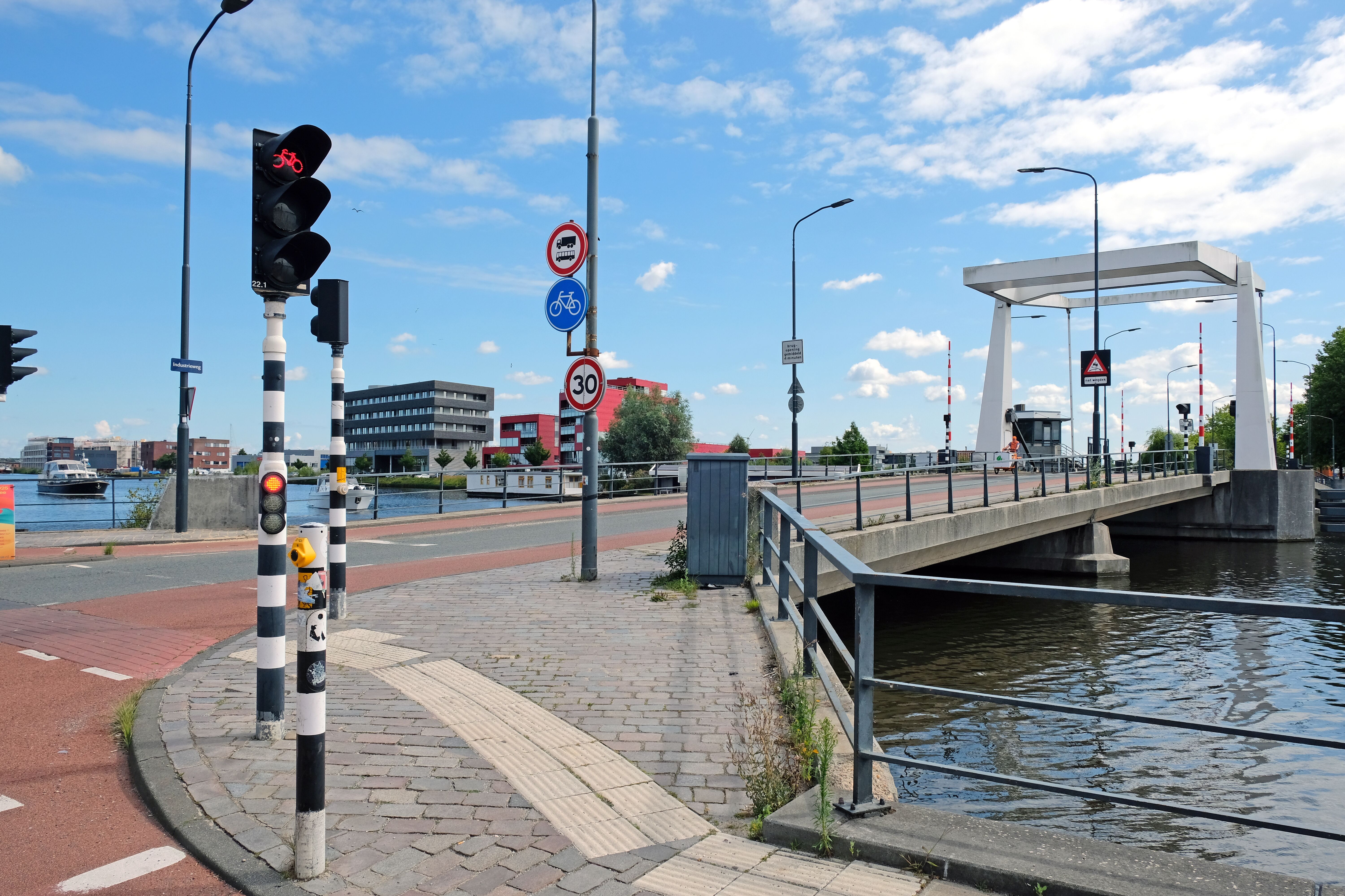 Waarderbrug closed for 6 months