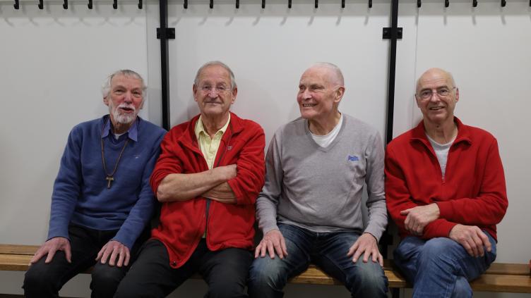 mannen in kleedkamer