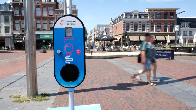 Zonnebrandpaal op het Stationsplein