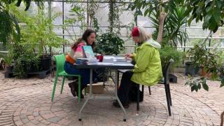 Haarlemmer krijgt tuinadvies in de Kweektuin