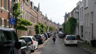 Verkeersbord voor Canadees parkeren in het Garenkokerskwartier