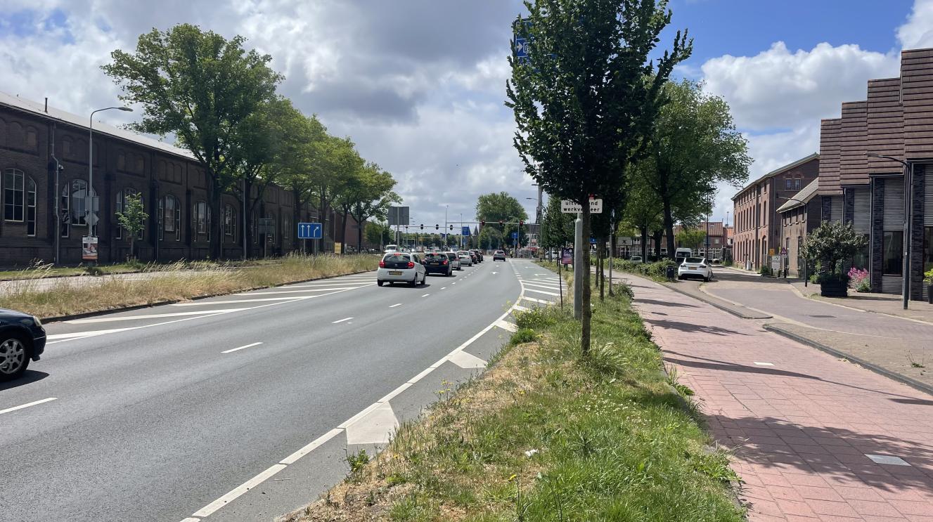Gedempte Oostersingelgracht gezien in de richting van de Amsterdamsepoort