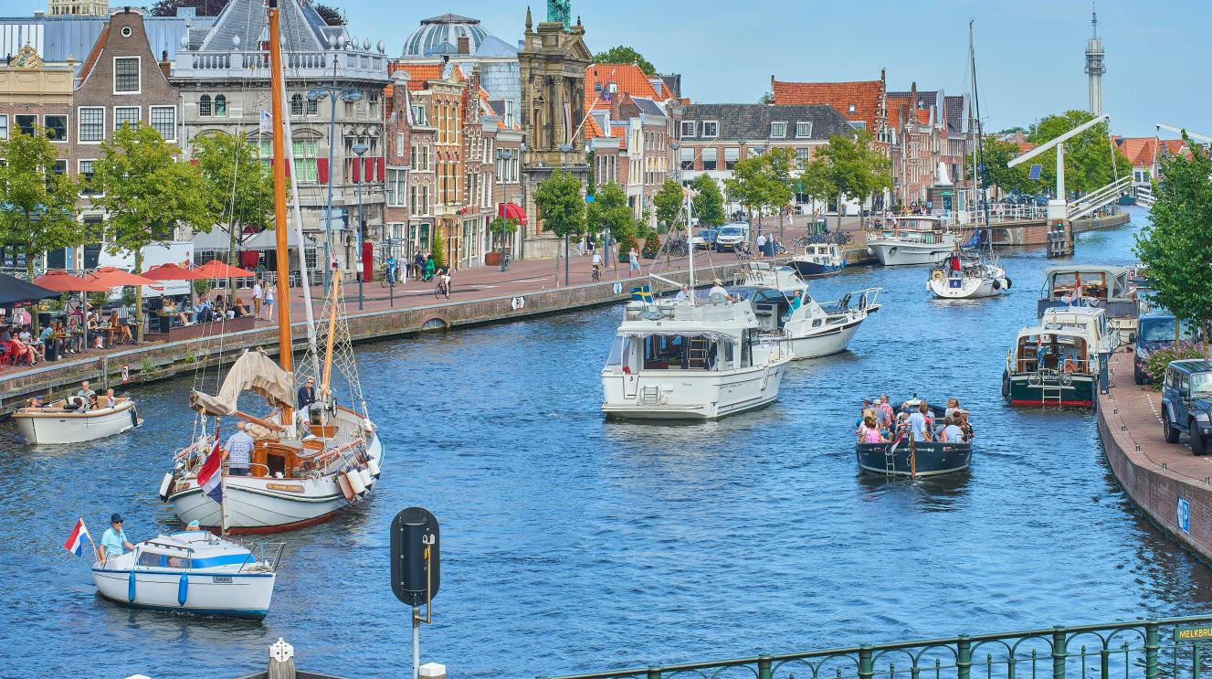 Spaarne met bootjes