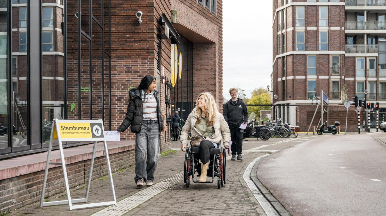 3 Haarlemmers onderweg naar het stembureau