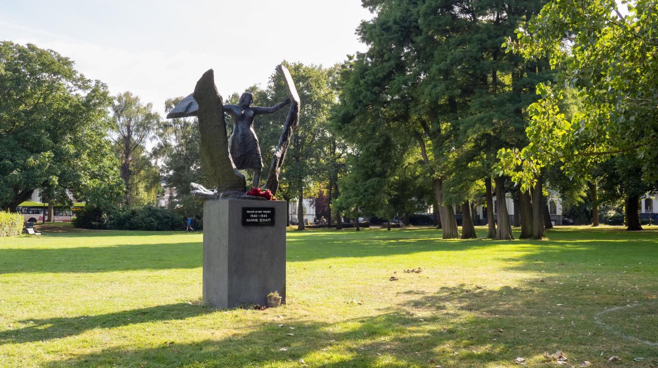 Monument Vrouw in Verzet