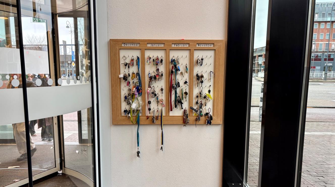 Sleutelbord in de publiekshal