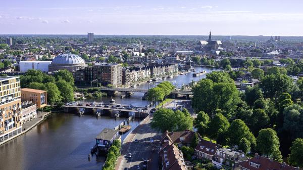 Luchtfoto van Haarlem met het Spaarne 