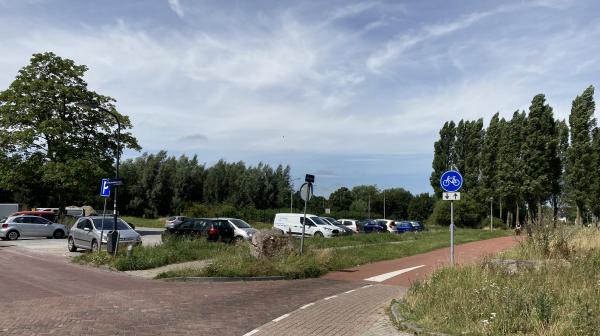 Parkeerplaats omgeving Delftplein