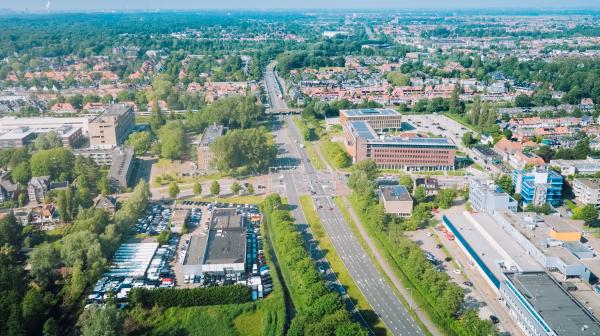 Luchtfoto van Zijlweg-West. Foto door Milo Dinkelaar